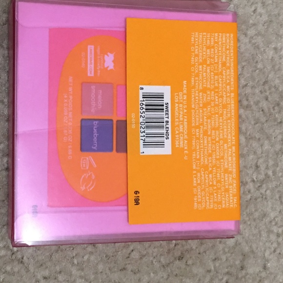 Lime Crime Plushies eyeshadow palette - Picture 2 of 5